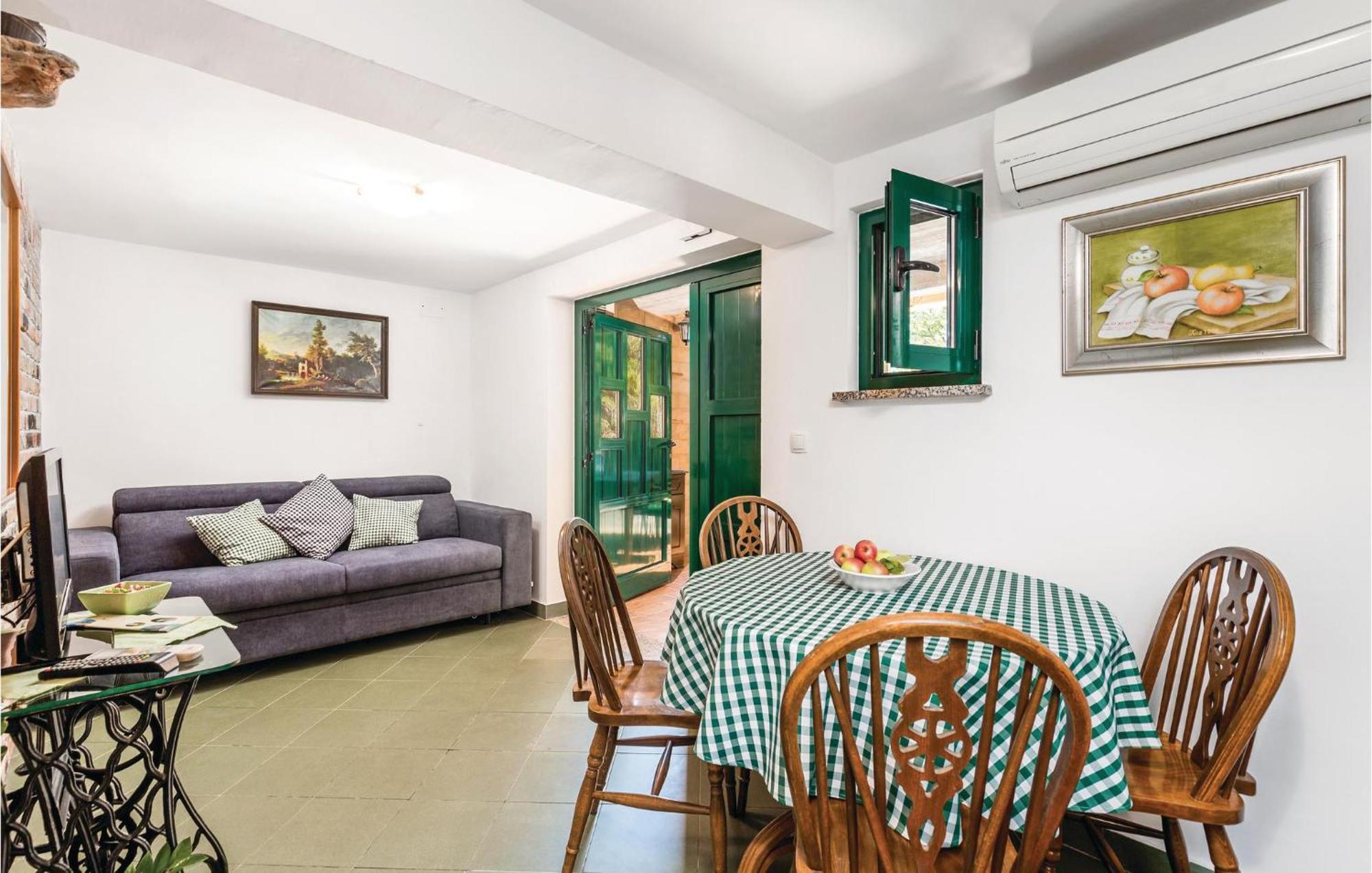 1 Bedroom Gorgeous Apartment In Lovran Bagian luar foto