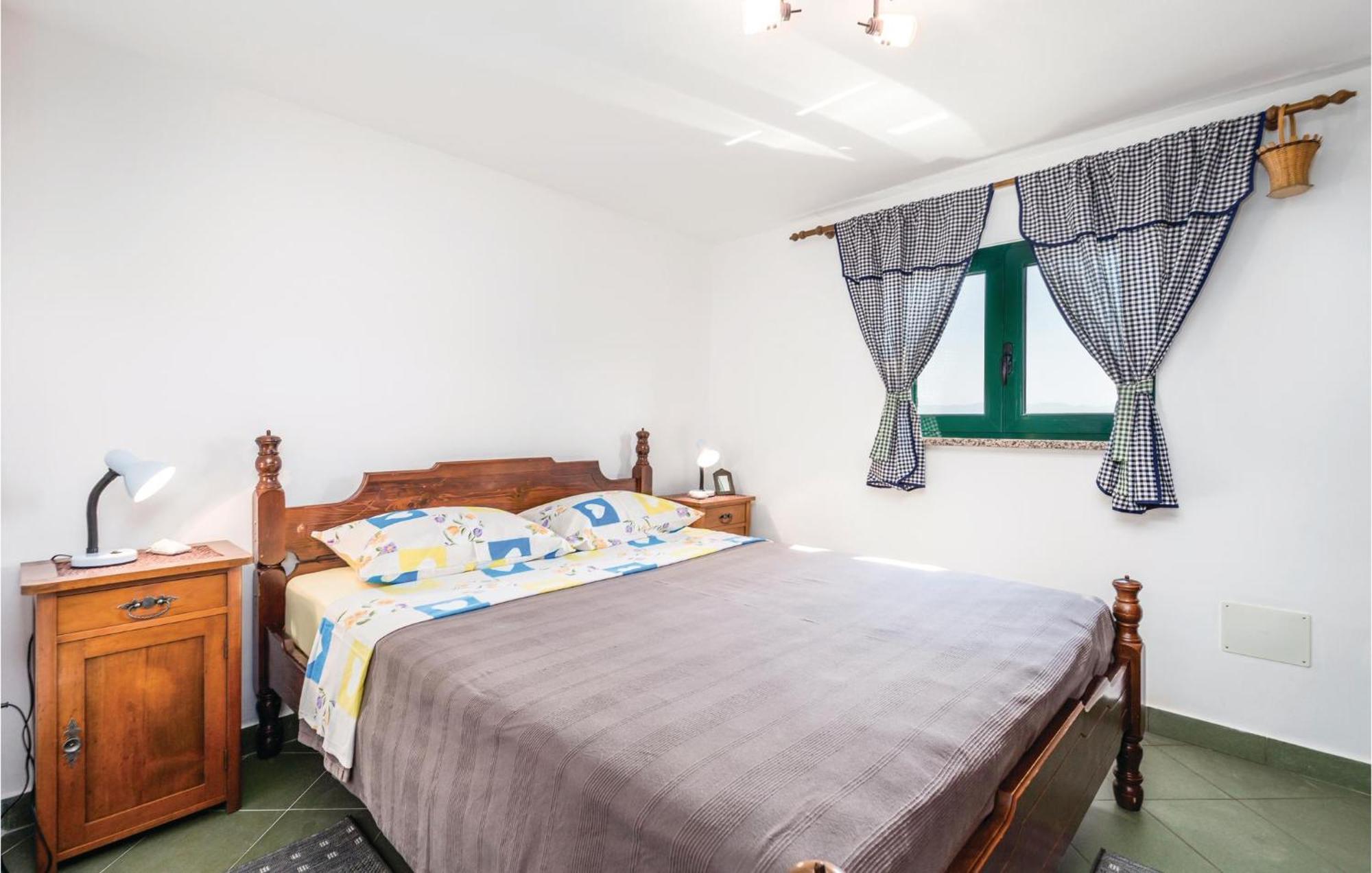 1 Bedroom Gorgeous Apartment In Lovran Bagian luar foto